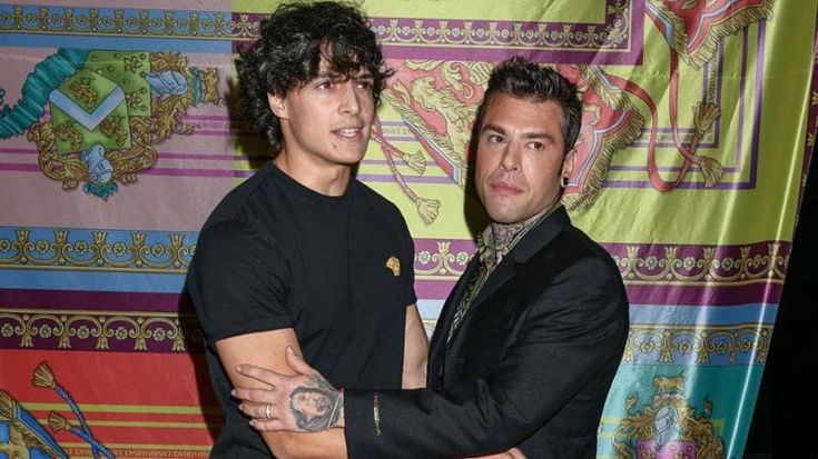 “Fedez ha una relazione con Luis Sal”. Va a processo per diffamazione l’influencer “Investigatore social” Alessandro Rosica