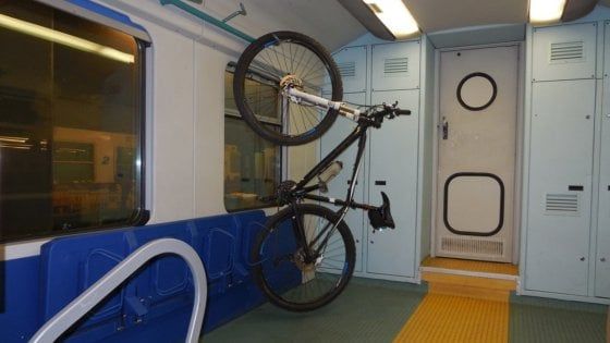 Ruba bici nel Cuneese e le rivende subito a Torino, preso il ladro che fa la spola in treno