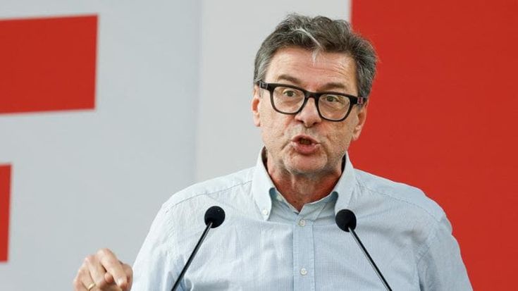 Giorgetti in pressing sulle banche: “Sì al contributo, è doveroso”. Passi avanti sulla rottamazione