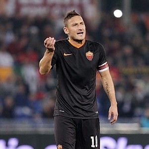 Roma, il cartellino diventa un caso. Il giallo facile fa arrabbiare Totti