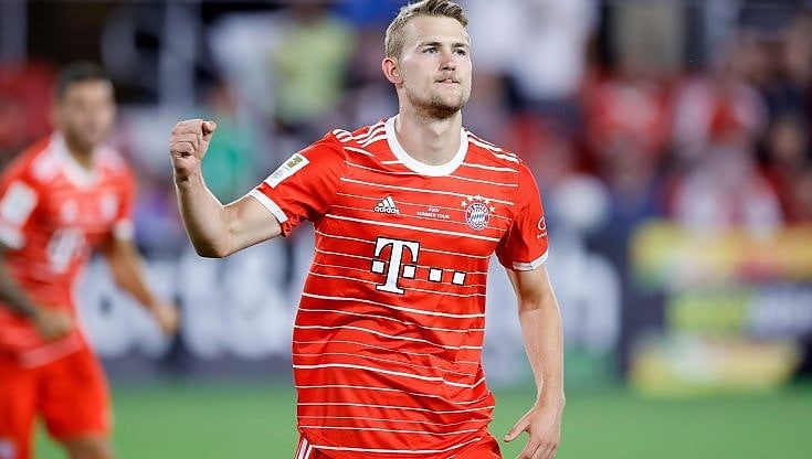 De Ligt, esordio col Bayern: un gol, un errore grave, un giallo e la sostituzione