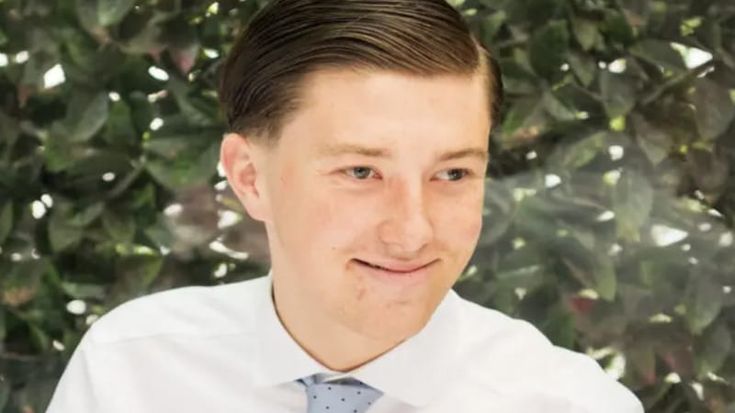 “Non respiro”. Un 18enne bianco viene ucciso in Inghilterra e “White Lives Matter” diventa virale