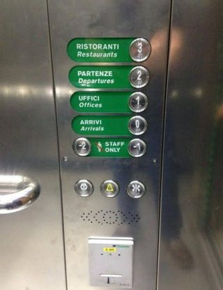 Malpensa, dopo la denuncia del lettore l'ascensore ora sa l'inglese