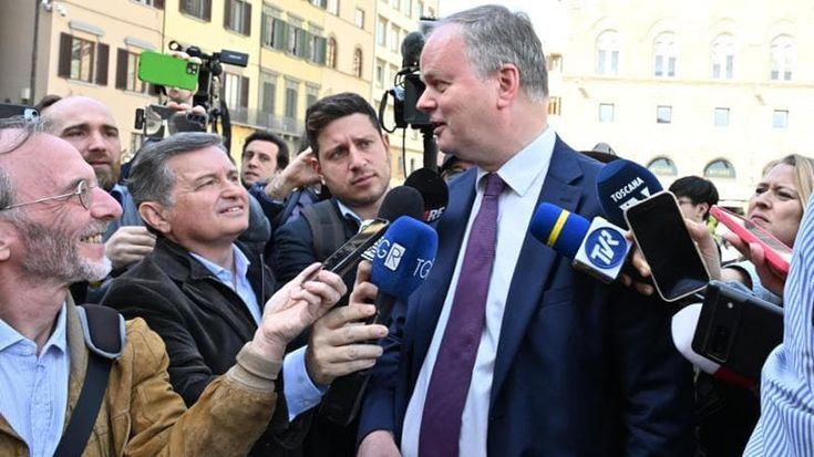 Airbnb, abolire la delibera Nardella e chiedere una stretta al governo. Il piano di Schmidt nella destra divisa