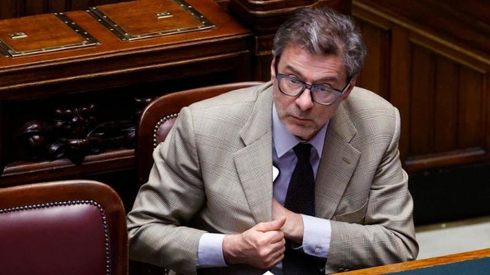 Mps, Giorgetti: “Sull’offerta di Intesa possibili prescrizioni”