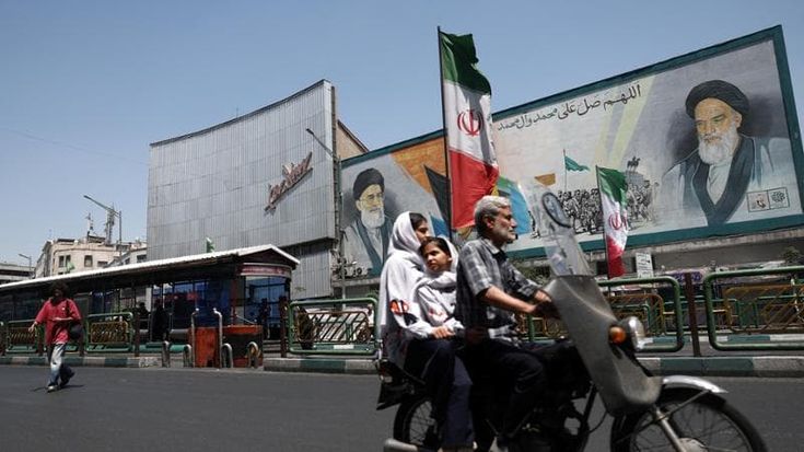 Iran, il regime sempre più saldo in un Paese schiacciato da repressione e povertà