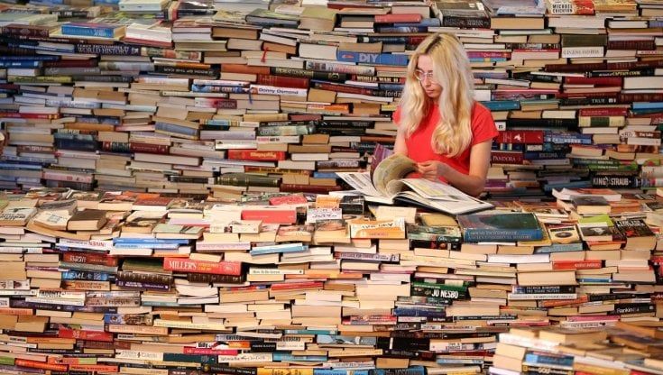 Con Repubblica in ascensore.  Il libraio maltratta la nonnina 