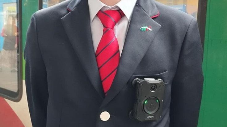 Trenitalia, bodycam ai controllori contro le aggressioni: via ai test in cinque regioni