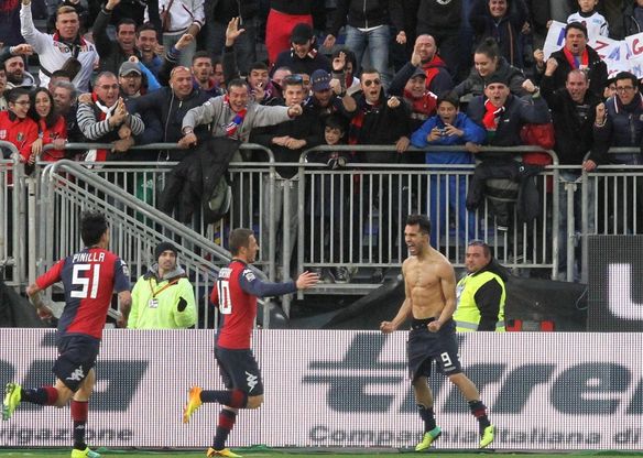Cagliari - Genoa, la fotopartita