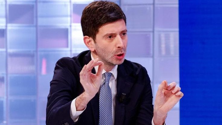 Pd, Speranza: “La segretaria è salda, non è tempo di papi stranieri”