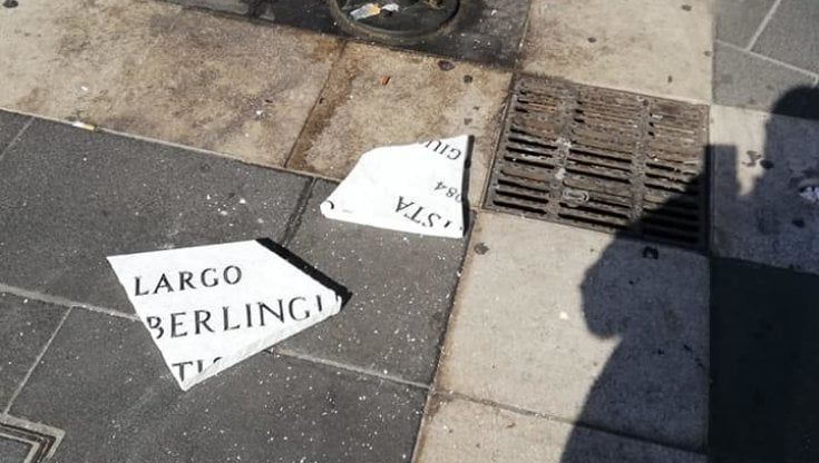  Napoli, targa Berlinguer. L'Asia: "Danneggiata da un nostro mezzo"
