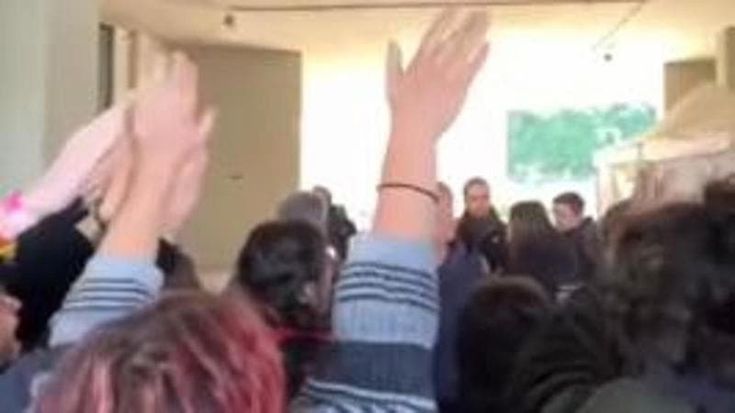 Unipa, contestazione ai banchetti dei meloniani: sanzionati gli studenti che hanno protestato
