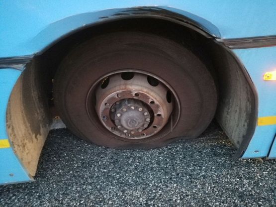 Torino, bus perde una ruota in tangenziale