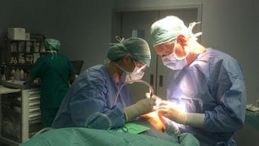 Coronavirus, il chirurgo plastico "cancella" le cicatrici dei pazienti