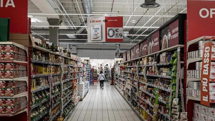 Ferragosto, farmacie e supermercati aperti a Milano: ecco dove trovarli, orari e turni