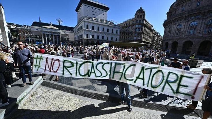 Rigassificatore a Vado Ligure, la giravolta della Regione: “Ascoltiamo i sindaci e siamo contrari”