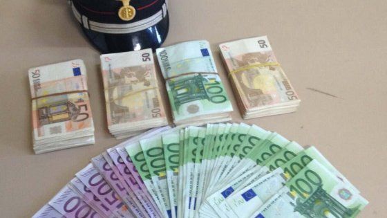 Blitz tra Bari e Molfetta, trovati 80mila euro in contanti a un 23enne incensurato