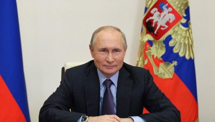 Putin avverte l’Occidente: “Niente intromissioni”. Nuova stretta su Navalnyj