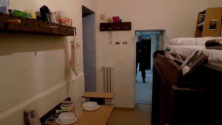 A San Vittore gran caldo, sovraffollamento e meno agenti: per i detenuti i giorni più difficili
