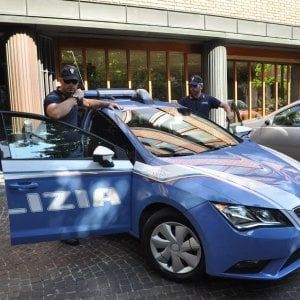 Rimini, turista di 19 anni fermato per violenza sessuale su una 17enne