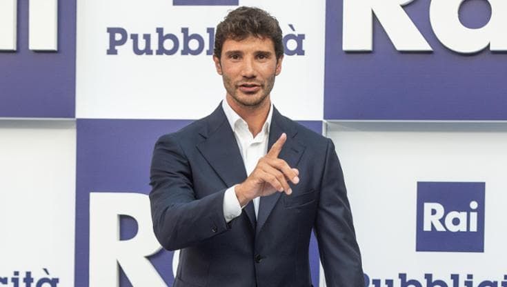 De Martino: “Ho iniziato a studiare per Sanremo, ora a Affari tuoi la coreografia di Sal Da Vinci”