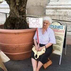 Arco, la donna che sfida Salvini: "Io, cristiana, dico sì ai migranti"