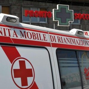 Messina, bambina muore cadendo dal terzo piano