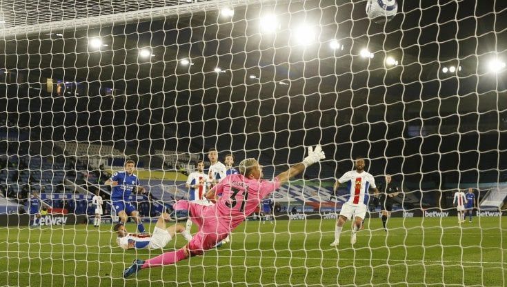 Premier, il Leicester batte 2-1 il Crystal Palace: la Champions a un passo