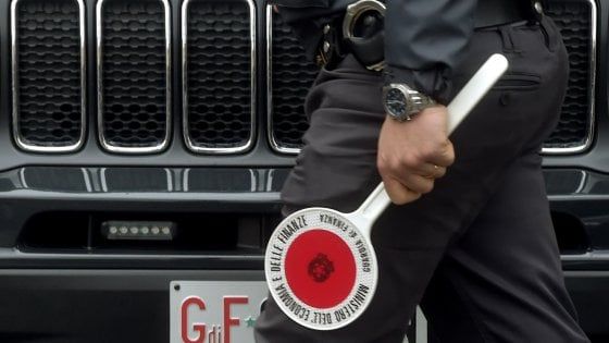 Corruzione, arrestato funzionario dell'Inail a Parma e sette indagati 