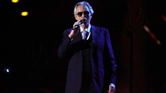 Andrea Bocelli in concerto per Pasqua al Duomo di Milano: "Credo nella forza di pregare insieme"
