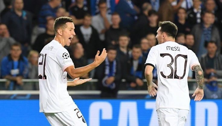 Psg, i tifosi protestano e la spuntano: squadra in campo con Phil Collins