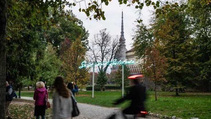 Quattro nuove opere risplendono in città tra le luci d’artista