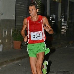 Corsa, a Bari il maratoneta campione tenta il record del mondo di tapis roulant