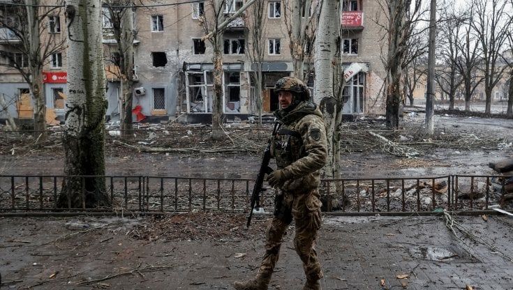 Guerra Ucraina - Russia, le news del 28 febbraio. Zelensky: "L'intensità degli scontri a Bakhmut non fa che aumentare"