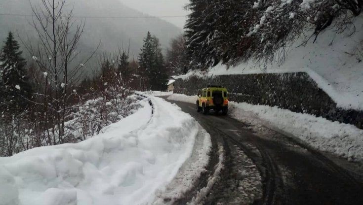 Maltempo, allarme valanghe nel Bresciano: nevica da 24 ore e non sono previsti miglioramenti