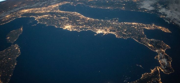 Telescopi futuristici, servizi per satelliti e uno spazioporto: l’industria dell’aerospazio in Puglia decolla