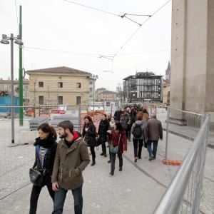 Pedonale e alberata: piazza XXIV maggio a Milano apre ai pedoni. Con qualche polemica