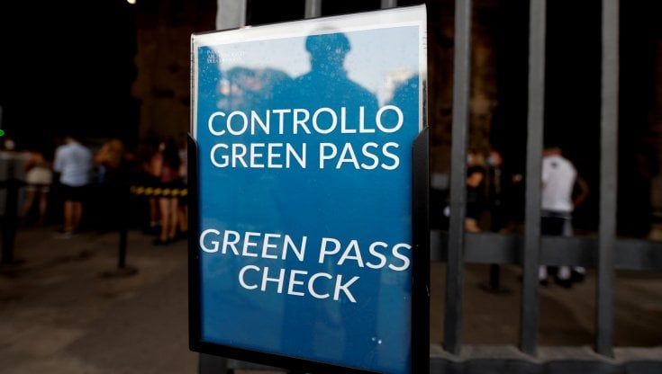 Covid e Green Pass, scontro Franceschini-Speranza su teatri, cinema e musei