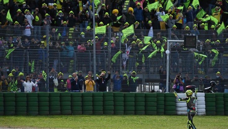"È finita, il mio futuro è con le auto”. L’addio di Rossi oscura anche gli eredi