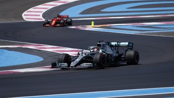 F1, Gp Francia; prima fila Mercedes: Hamilton in pole, poi Bottas. Leclerc terzo, male Vettel