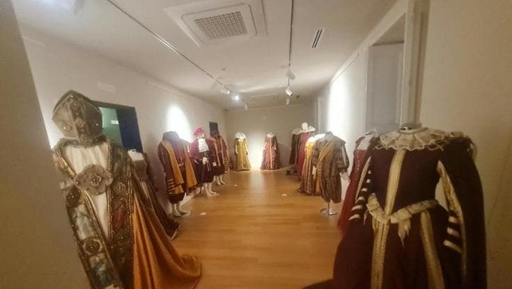 Cava de’ Tirreni, in mostra costumi di Eduardo De Filippo per i 30 anni di Città Regia