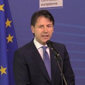 Migranti, Conte in Parlamento in vista del Consiglio Ue: "Può essere spartiacque, andare oltre regolamento di Dublino"