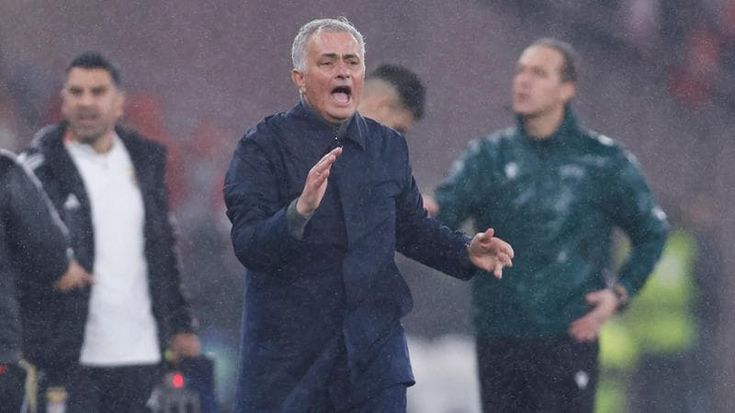 Mourinho, la rivincita sui giochisti con un gol del portiere. E alla fine l’urlo: “È mio”
