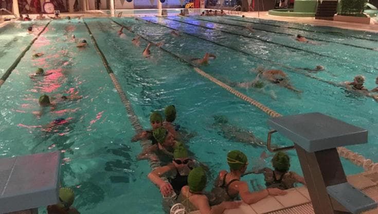 Sport e solidarietà, torna la trenta ore di nuoto “Ab-bracciata Collettiva” per l’autismo