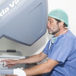 Potenza, innovazione chirurgica: un lucano nell'equipe medica del Regina Elena