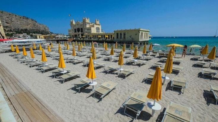 Le corporazioni non muoiono mai: dalle gilde medievali ai nostri balneari di Ostia