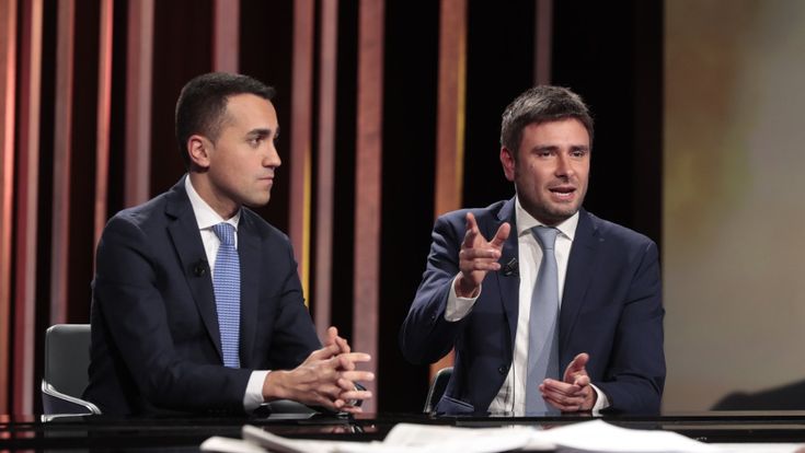 Guerra al premier e al Pd. Di Maio e Di Battista riportano a destra il M5S