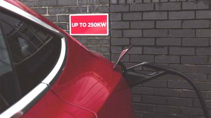 Tesla V3 Supercharger, avanti tutta