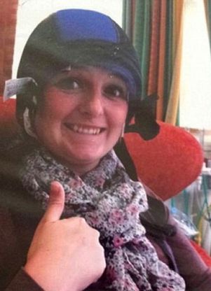 Tornano i capelli dopo il cancro, la rinascita di Annmarie diventa un fotoracconto