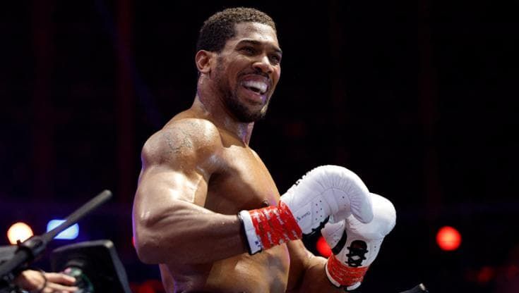 Joshua dal dramma alla vittoria: va al tappeto due volte, poi batte Prenga per ko al secondo round